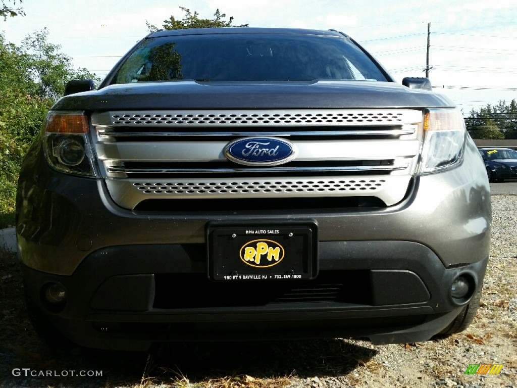 2011 Explorer XLT 4WD - Sterling Grey Metallic / Charcoal Black photo #2