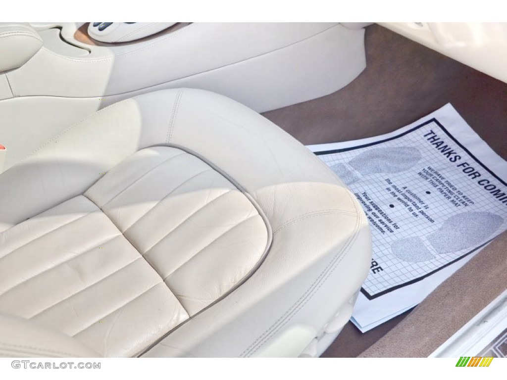 2001 XJ XJ8 - Platinum Silver Metallic / Ivory photo #46