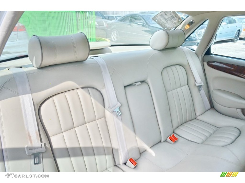 2001 XJ XJ8 - Platinum Silver Metallic / Ivory photo #51