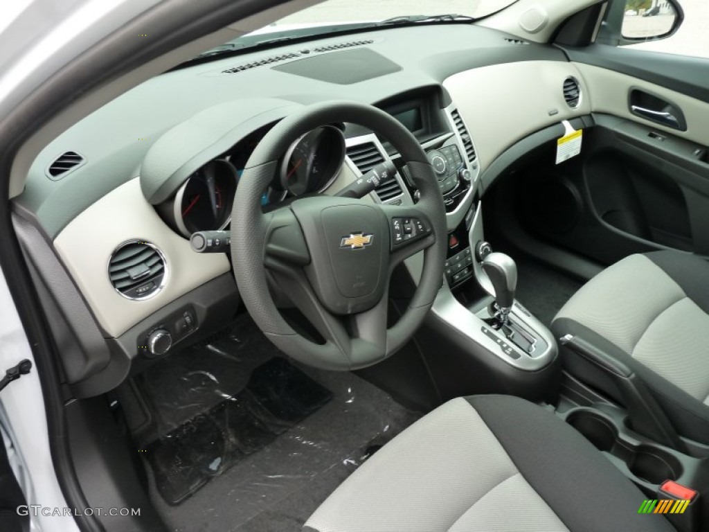 Jet Black/Medium Titanium Interior 2016 Chevrolet Cruze Limited LS Photo #108004553