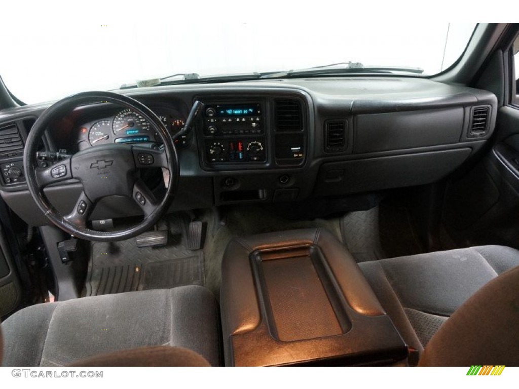 2004 Chevrolet Silverado 1500 LS Extended Cab Medium Gray Dashboard Photo #108007580