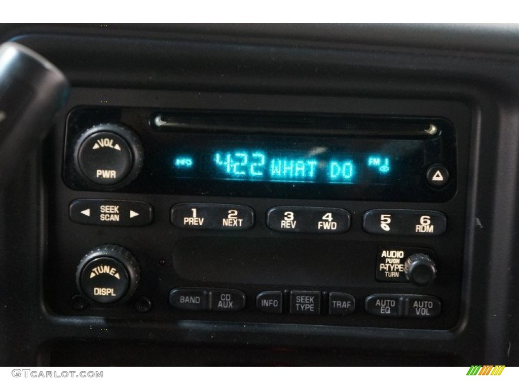 2004 Chevrolet Silverado 1500 LS Extended Cab Controls Photo #108007853