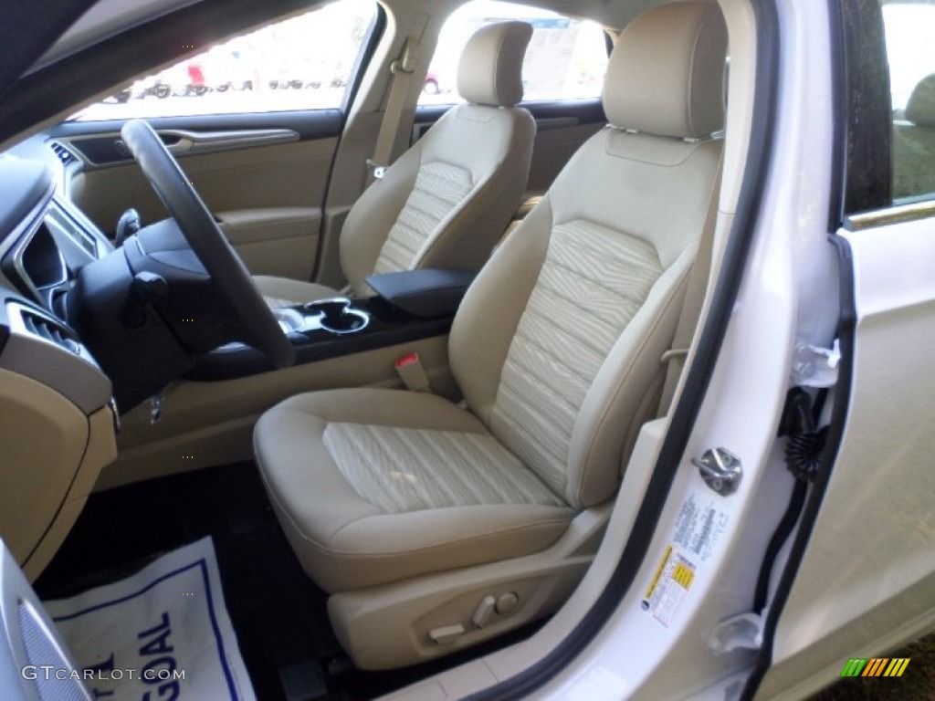 2016 Fusion SE - Oxford White / Dune photo #14