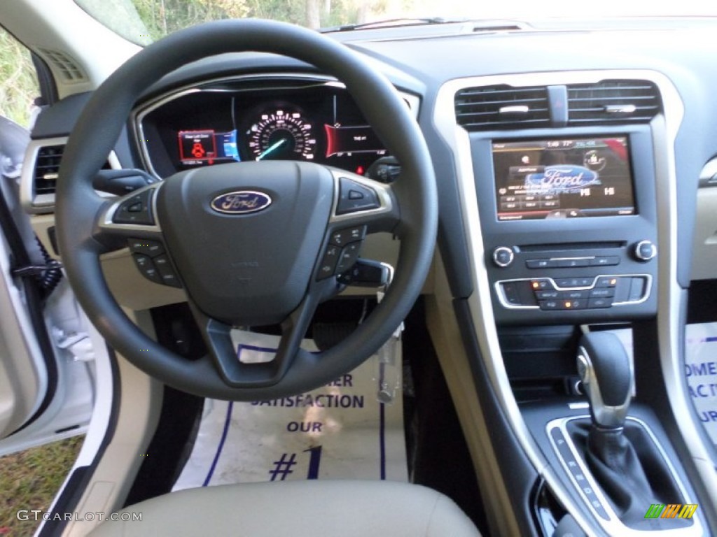 2016 Fusion SE - Oxford White / Dune photo #20