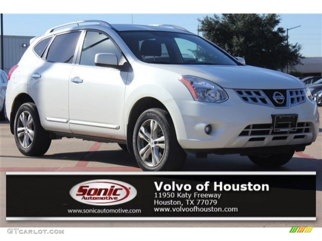 Pearl White Nissan Rogue