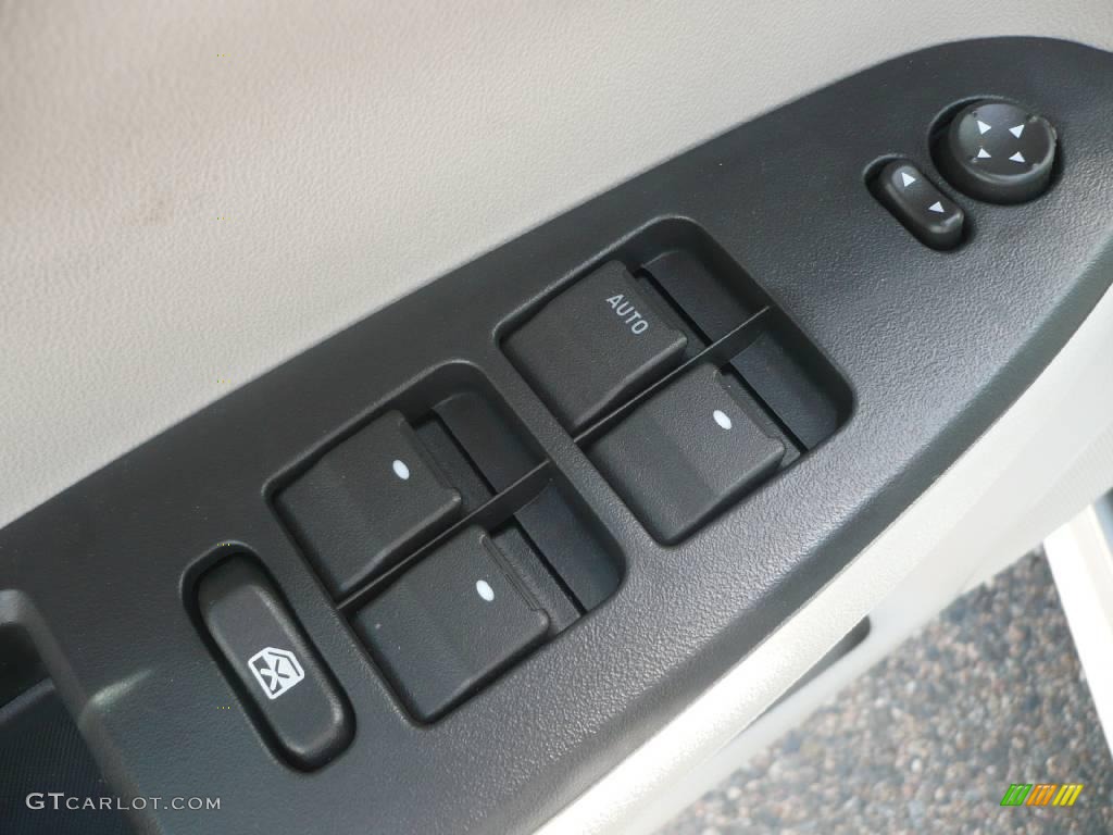 2009 Impala LT - Silver Ice Metallic / Gray photo #8