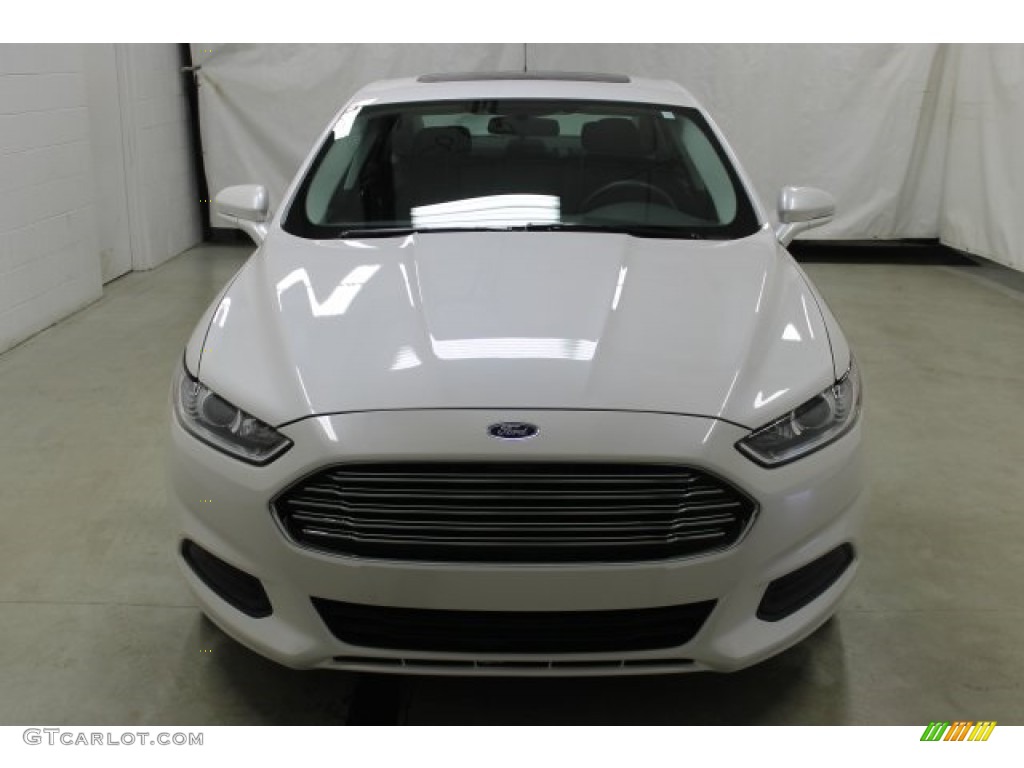 2013 Fusion SE - White Platinum Metallic Tri-coat / Charcoal Black photo #2