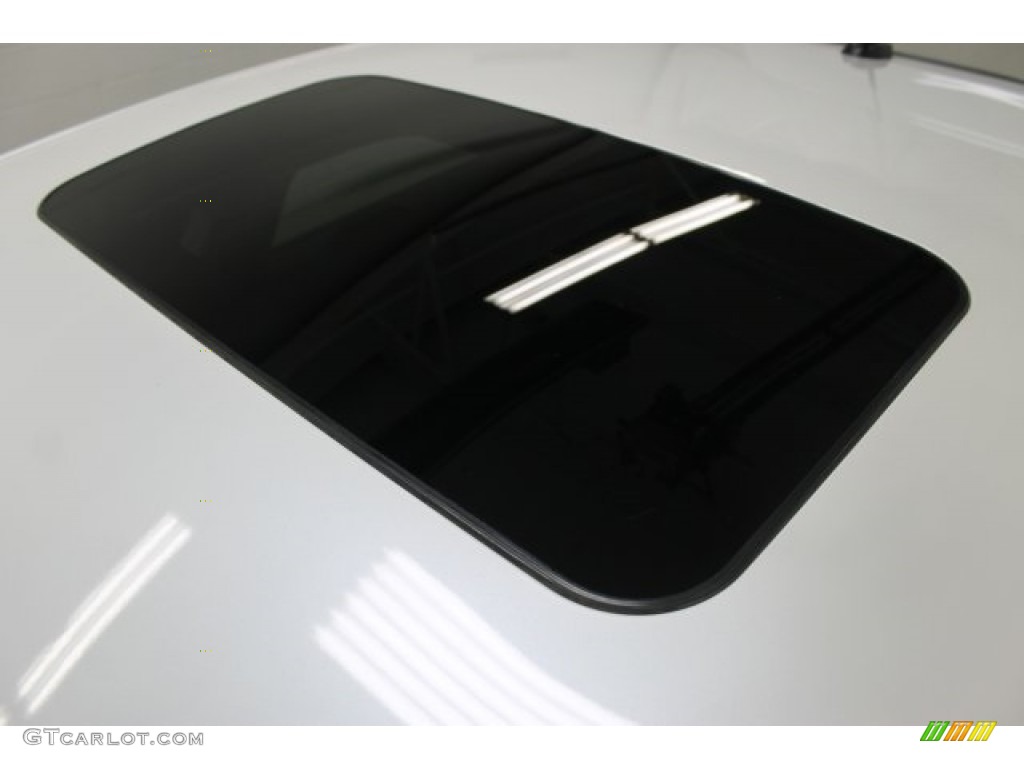 2013 Fusion SE - White Platinum Metallic Tri-coat / Charcoal Black photo #9