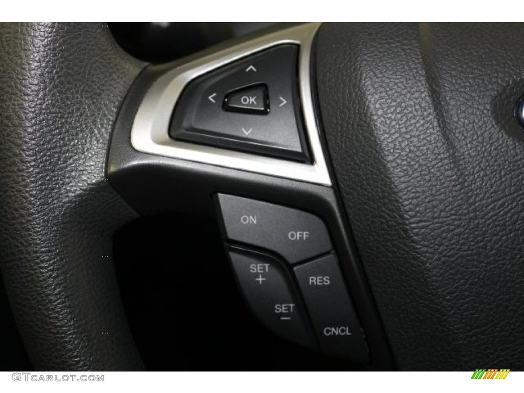 2013 Fusion SE - White Platinum Metallic Tri-coat / Charcoal Black photo #27