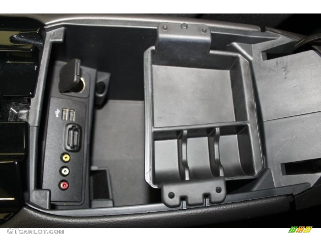 2013 Fusion SE - White Platinum Metallic Tri-coat / Charcoal Black photo #40