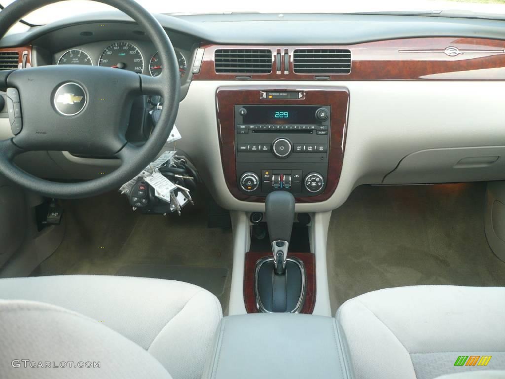 2009 Impala LT - Silver Ice Metallic / Gray photo #15