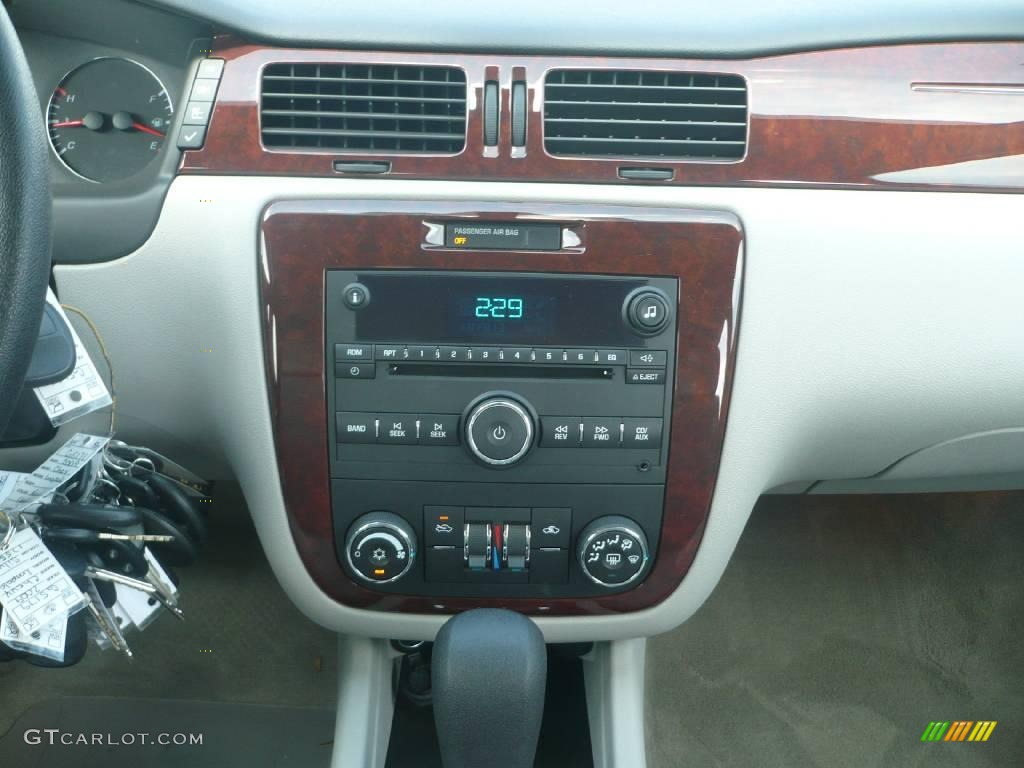 2009 Impala LT - Silver Ice Metallic / Gray photo #17