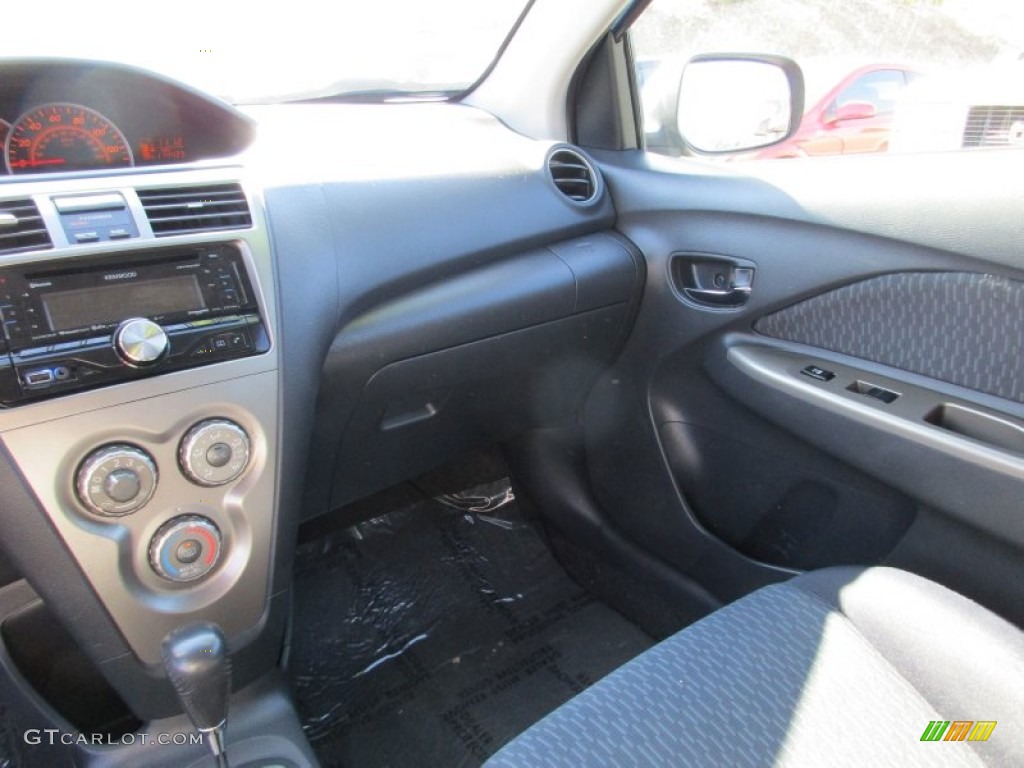 2009 Yaris S Sedan - Blue Streak Metallic / Dark Charcoal photo #15