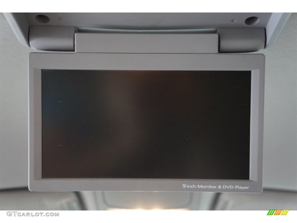 2007 Sedona LX - White / Gray photo #22