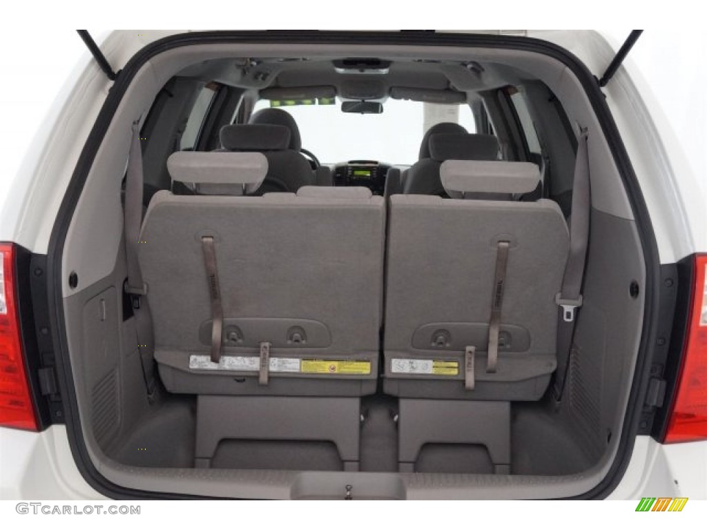 2007 Sedona LX - White / Gray photo #24