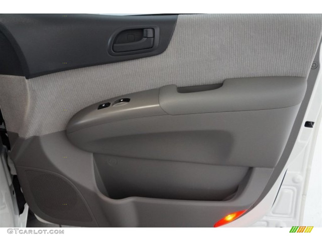 2007 Sedona LX - White / Gray photo #26