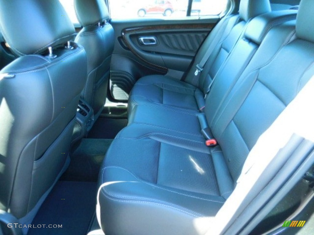 2015 Taurus Limited - Tuxedo Black Metallic / Charcoal Black photo #5