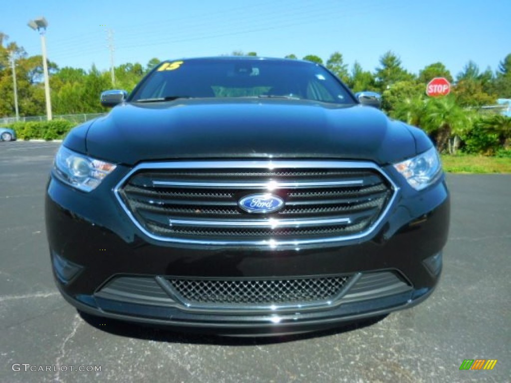 2015 Taurus Limited - Tuxedo Black Metallic / Charcoal Black photo #13