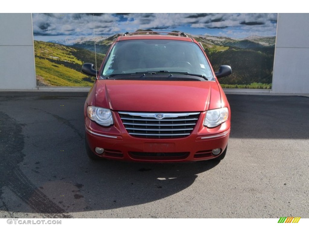 2005 Town & Country Limited - Inferno Red Pearl / Medium Slate Gray photo #6