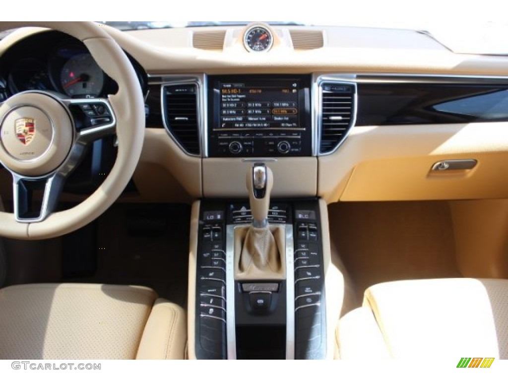 2015 Porsche Macan S Luxor Beige Dashboard Photo #108058822