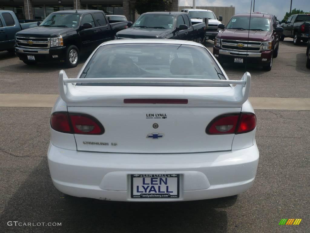 2002 Cavalier LS Coupe - Bright White / Graphite photo #5