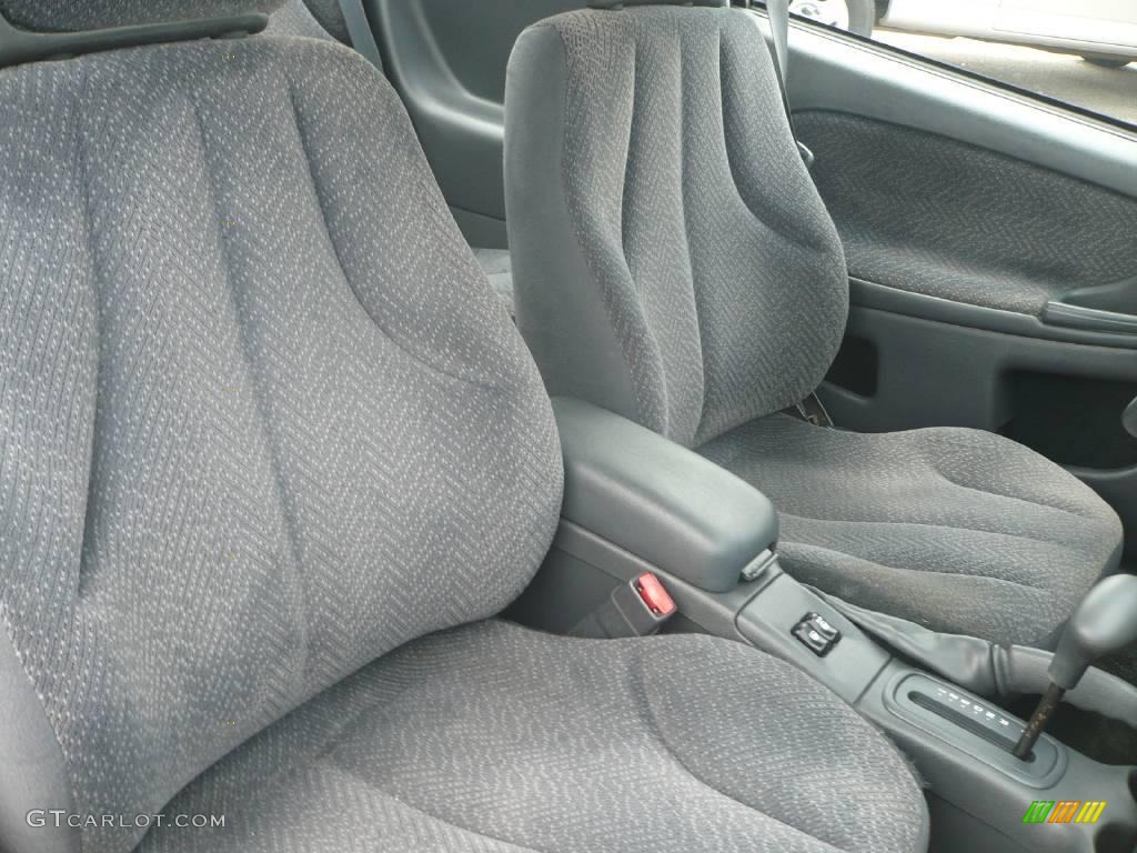 2002 Cavalier LS Coupe - Bright White / Graphite photo #11