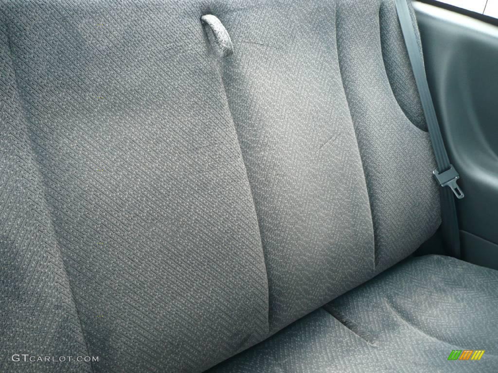 2002 Cavalier LS Coupe - Bright White / Graphite photo #12