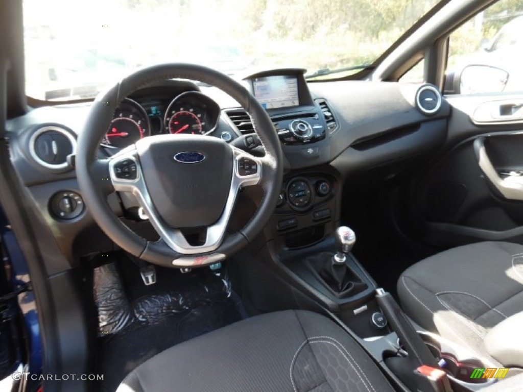 ST Charcoal Black Interior 2016 Ford Fiesta ST Hatchback Photo #108070579
