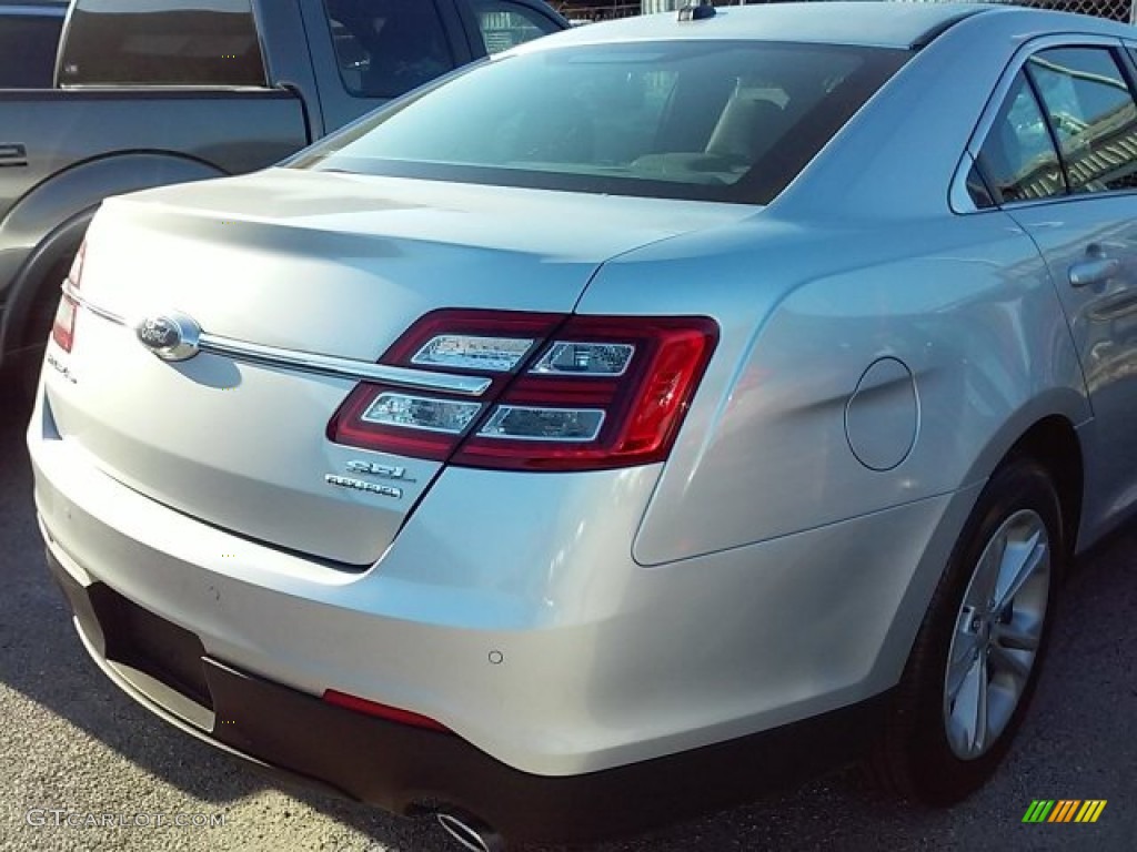 2015 Taurus SEL - Ingot Silver Metallic / Charcoal Black photo #36