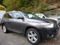 Front 3/4 View of 2010 Highlander Limited 4WD