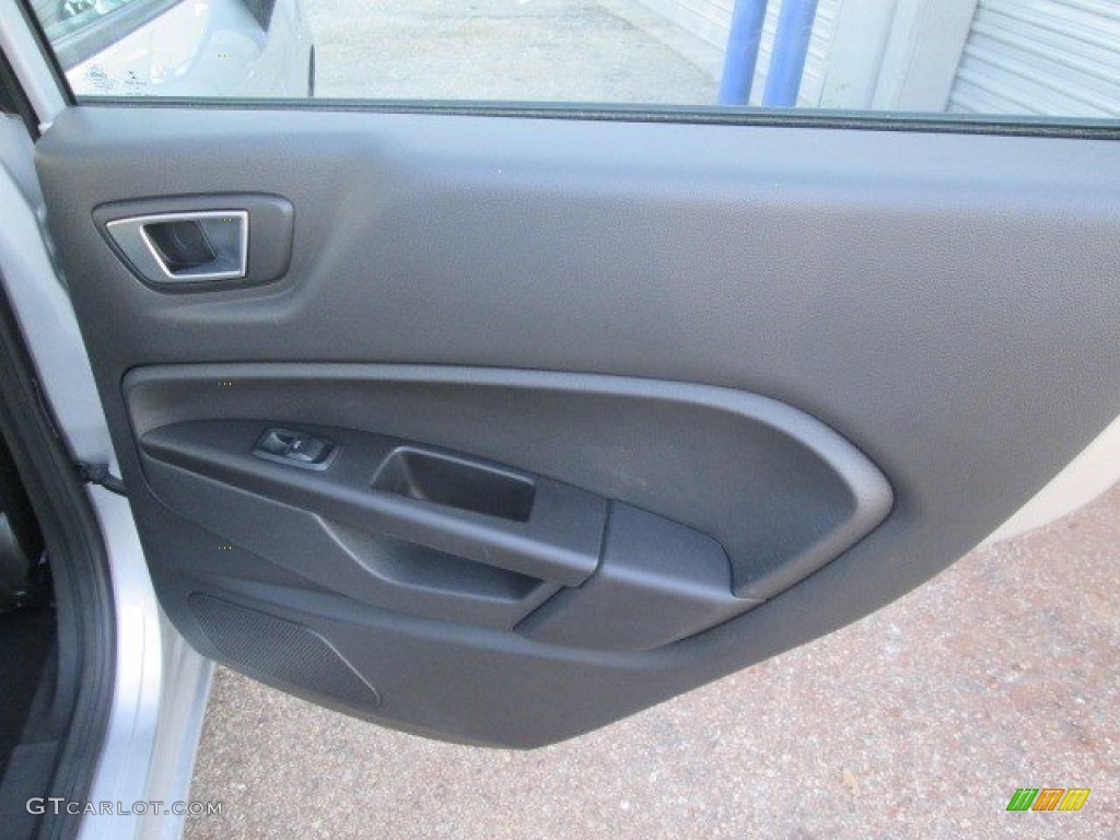 2015 Fiesta SE Hatchback - Ingot Silver Metallic / Charcoal Black photo #7