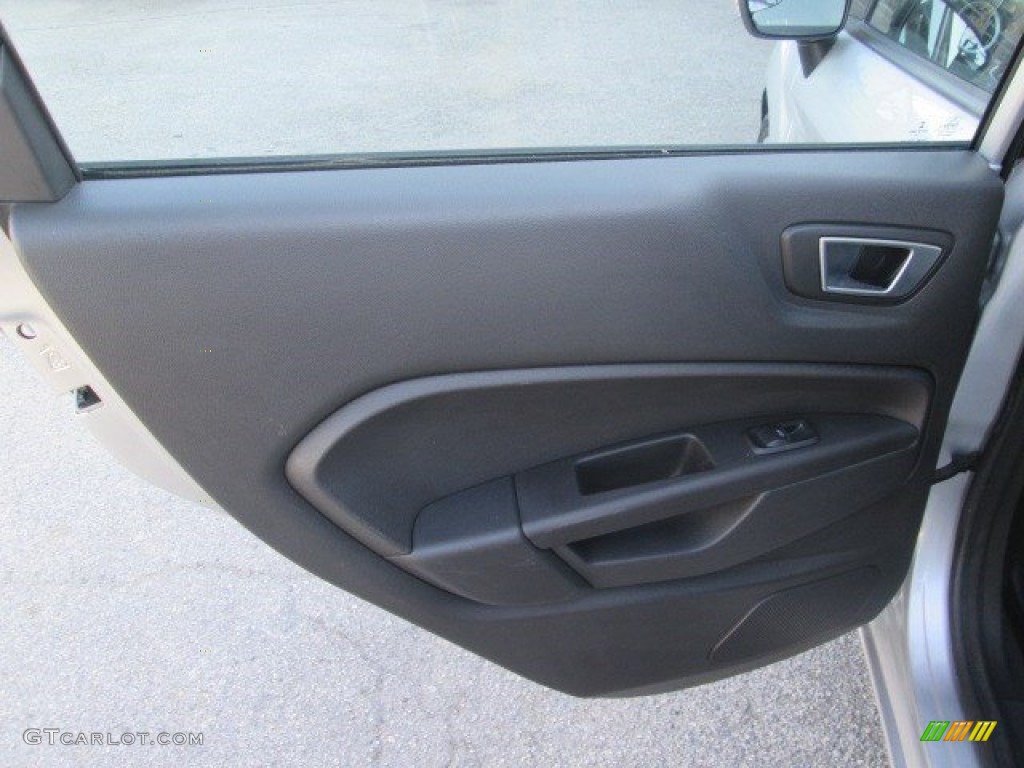 2015 Fiesta SE Hatchback - Ingot Silver Metallic / Charcoal Black photo #12