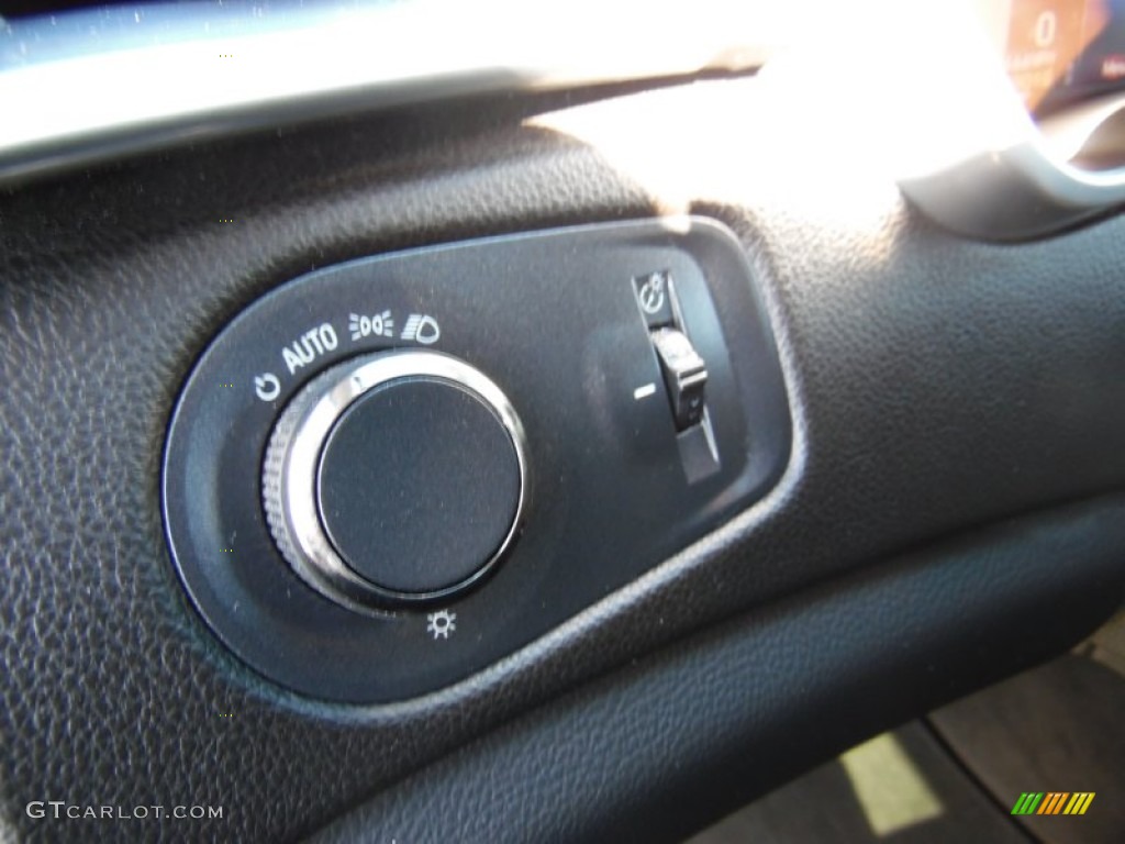 2013 Cadillac SRX Luxury AWD Controls Photo #108080828