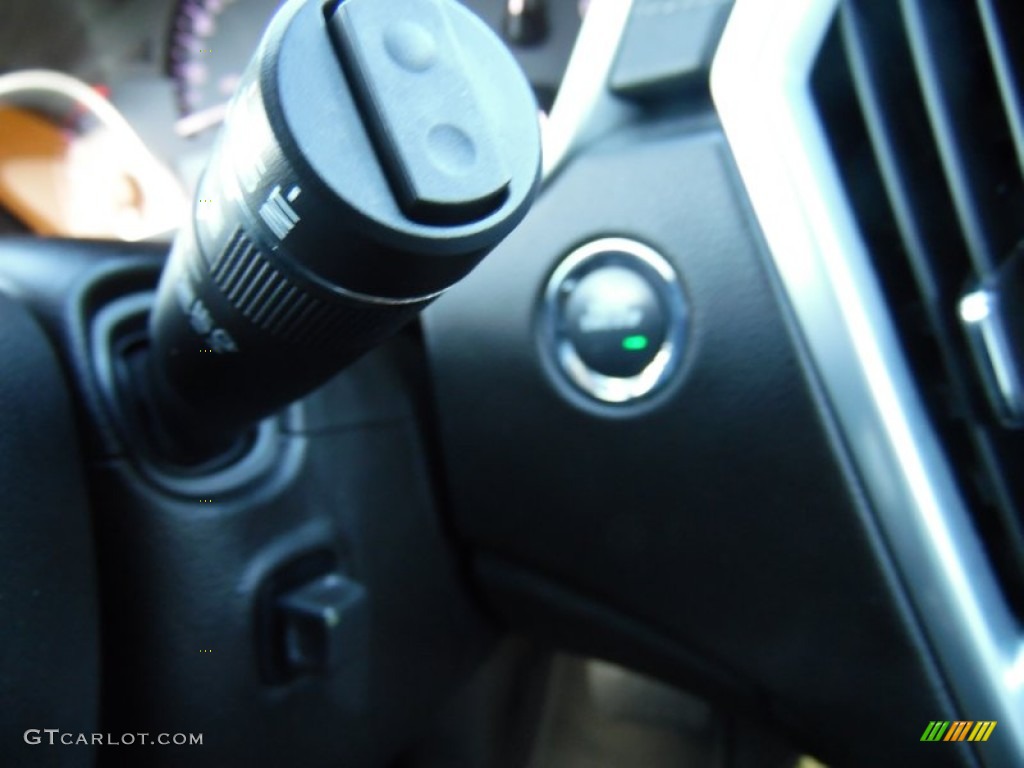 2013 Cadillac SRX Luxury AWD Controls Photo #108080855