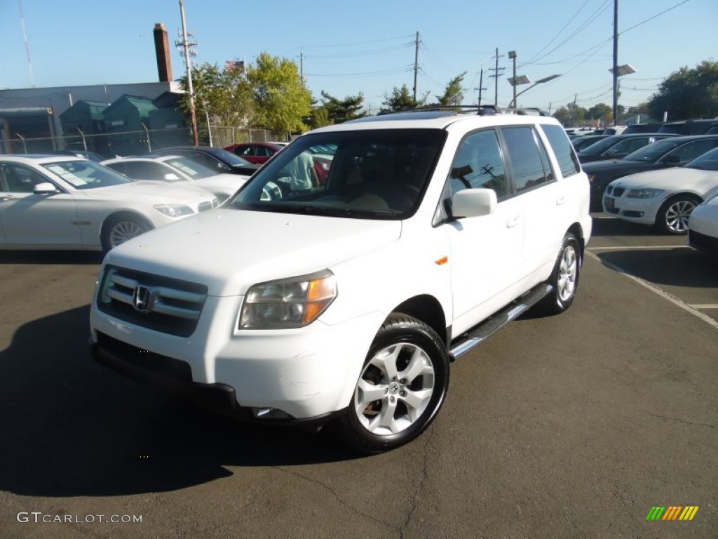 Taffeta White Honda Pilot