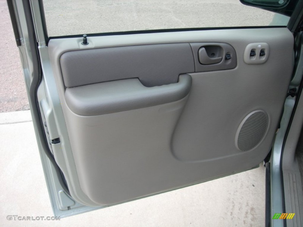 2003 Caravan SE - Bright Silver Metallic / Taupe photo #10
