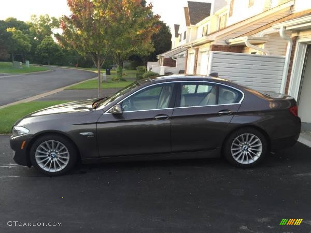 Dark Graphite Metallic II BMW 5 Series