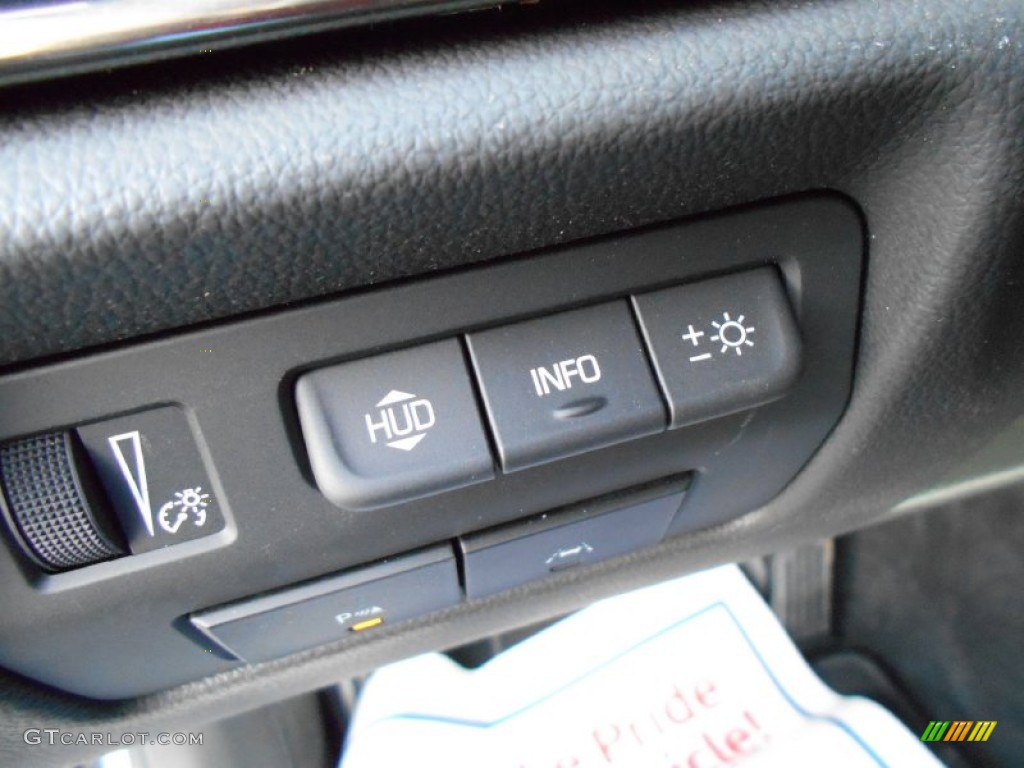 2016 Cadillac ATS 3.6 Premium AWD Coupe Controls Photo #108086237