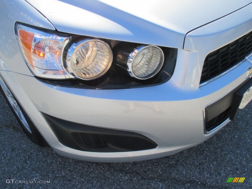 2013 Sonic LT Sedan - Silver Ice Metallic / Jet Black/Brick photo #26