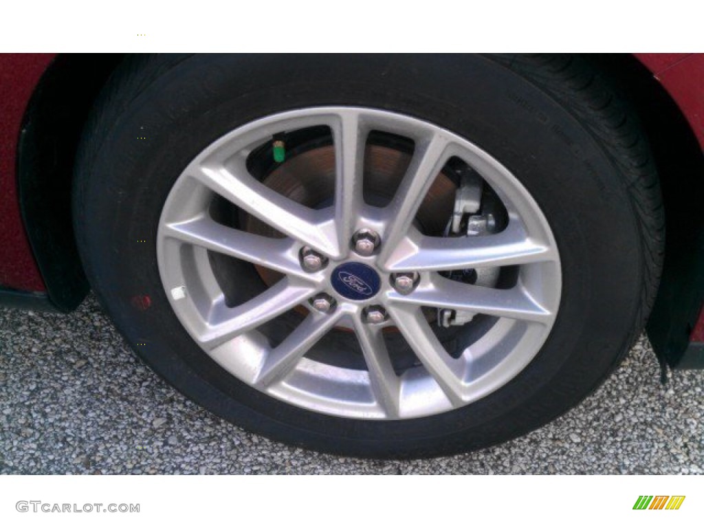 2015 Focus SE Sedan - Ruby Red Metallic / Charcoal Black photo #3