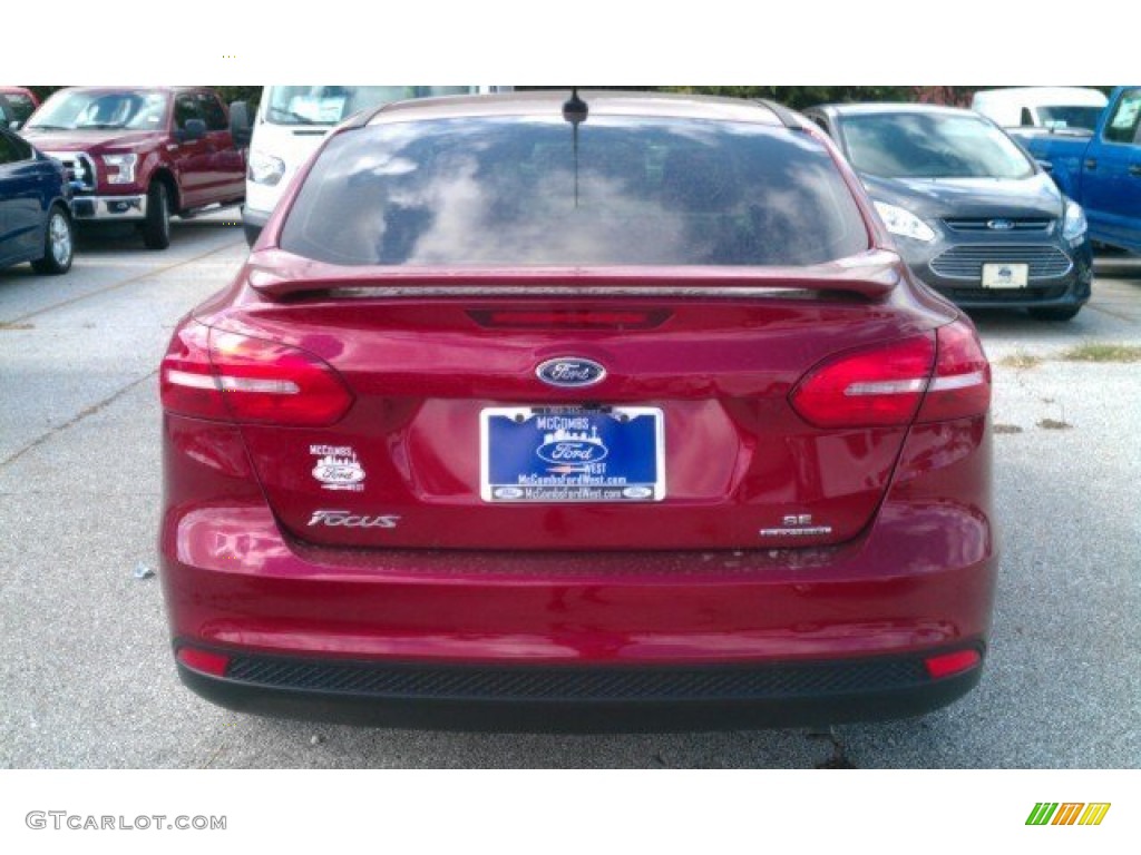 2015 Focus SE Sedan - Ruby Red Metallic / Charcoal Black photo #10