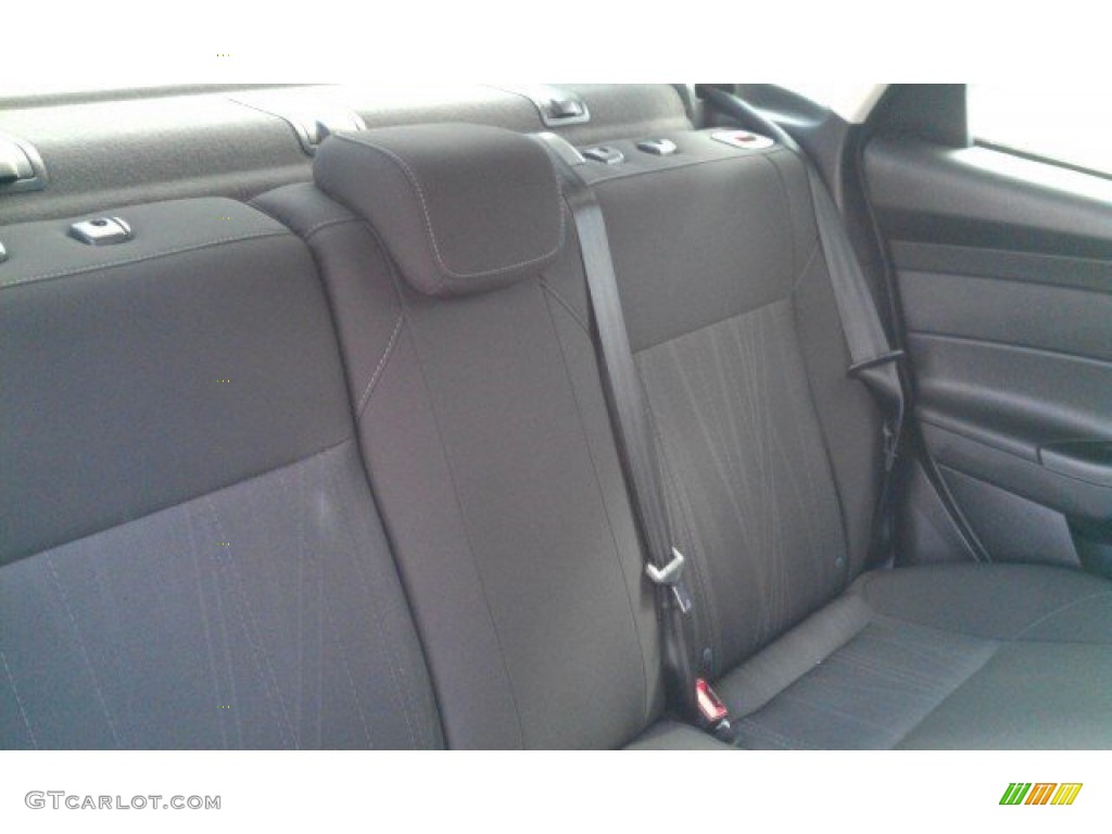 2015 Focus SE Sedan - Ruby Red Metallic / Charcoal Black photo #15