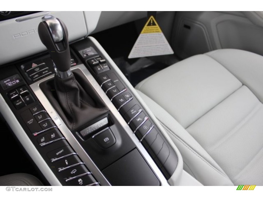 2016 Porsche Macan Turbo Controls Photo #108099698