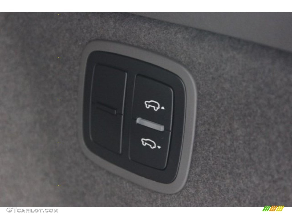 2016 Porsche Macan Turbo Controls Photo #108100136