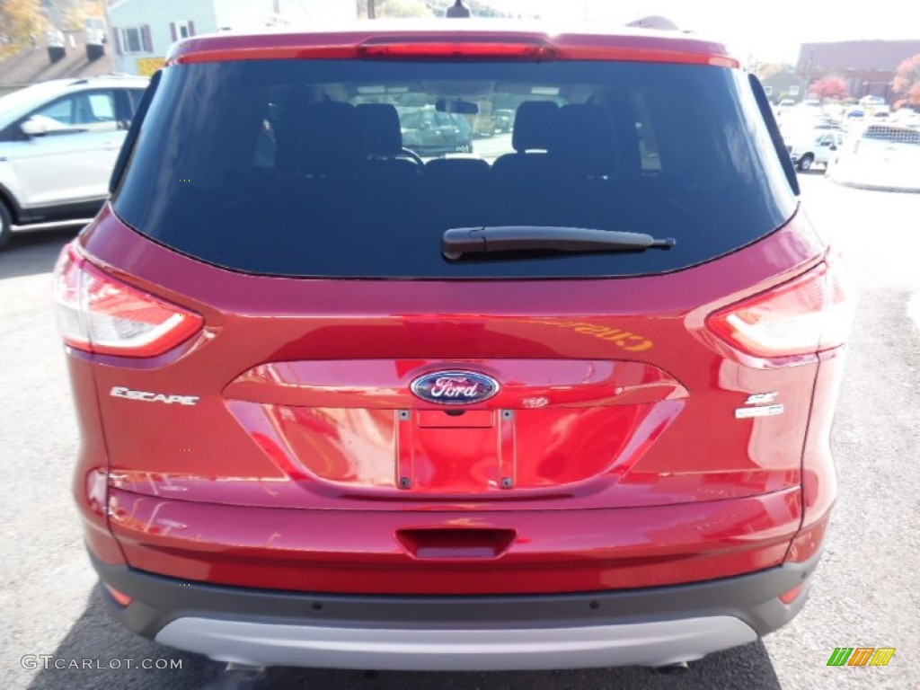 2016 Escape SE 4WD - Ruby Red Metallic / Charcoal Black photo #6