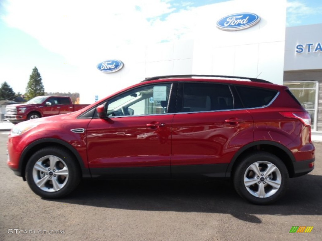 2016 Escape SE 4WD - Ruby Red Metallic / Charcoal Black photo #9