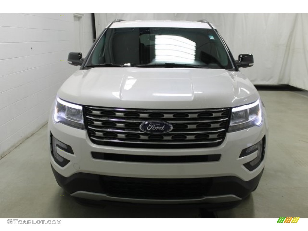 2016 Explorer XLT 4WD - Oxford White / Ebony Black photo #2