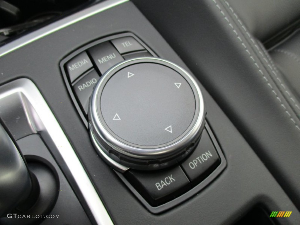 2016 BMW X6 M Standard X6 M Model Controls Photo #108115932