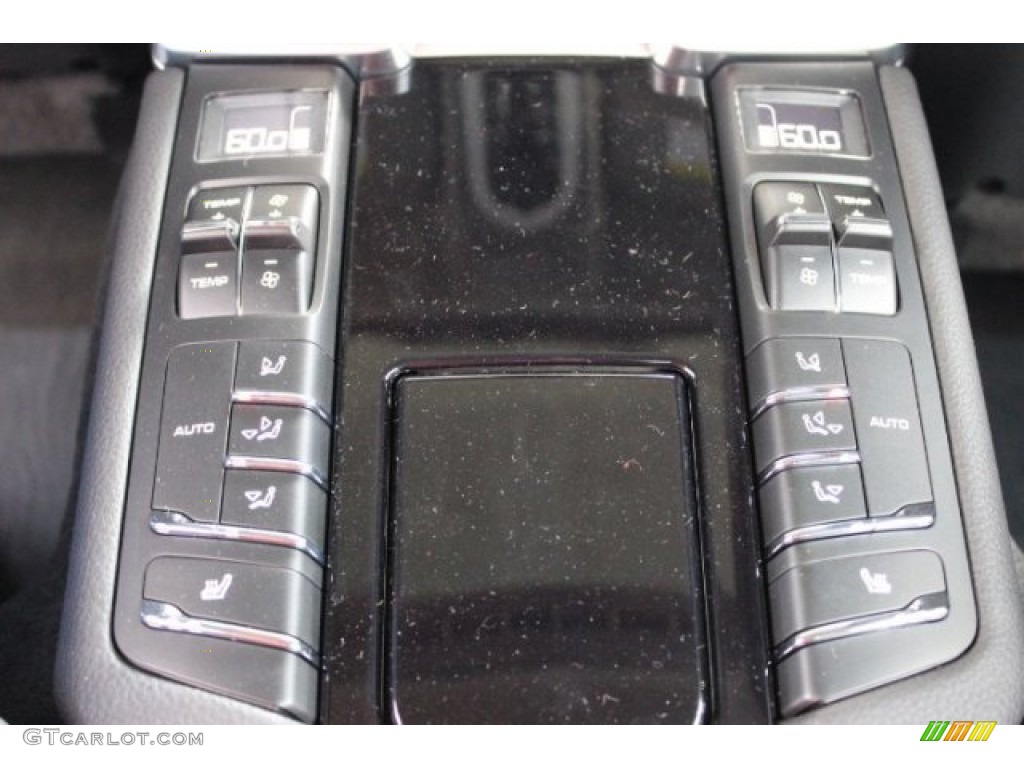 2016 Porsche Panamera Edition Controls Photo #108120172