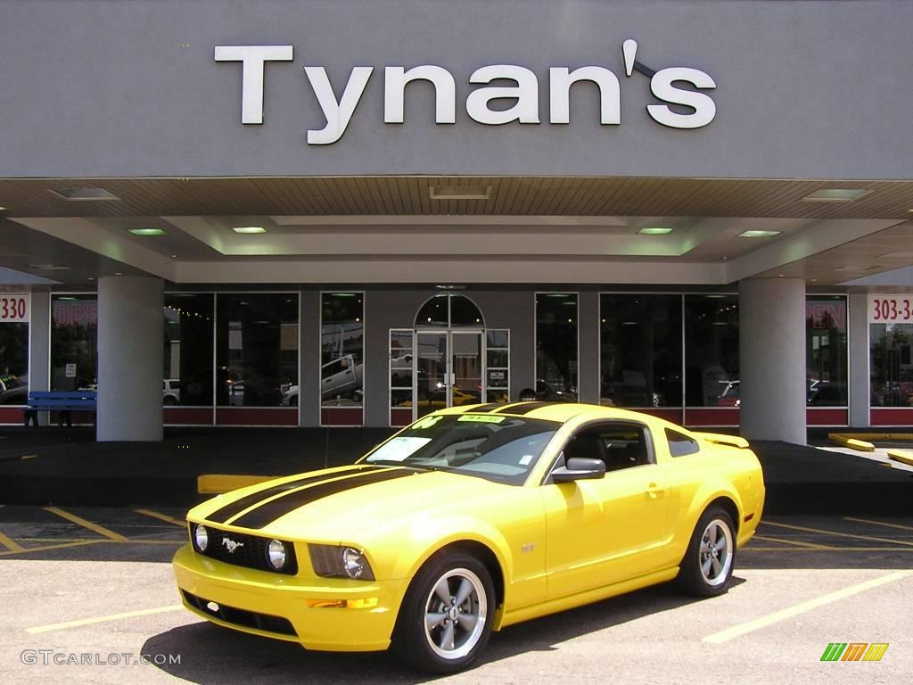 2006 Mustang GT Premium Coupe - Screaming Yellow / Dark Charcoal photo #1